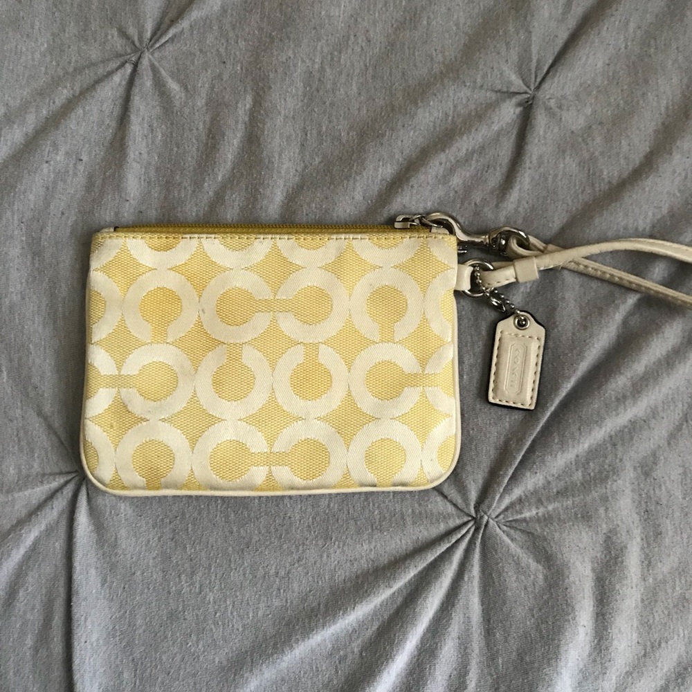 sold COACH / pale yellow wristlet - Picture 3 of 6